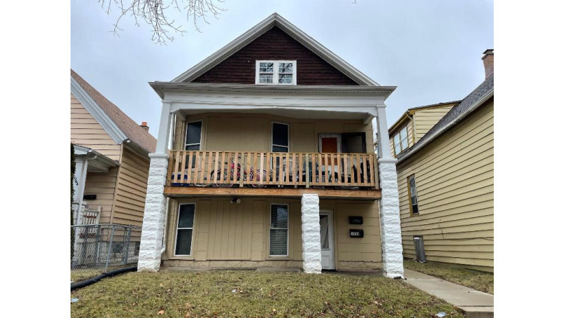 1946 S 10th St 1948 Milwaukee, WI 53204 by Coldwell Banker HomeSale Realty - New Berlin $97,250