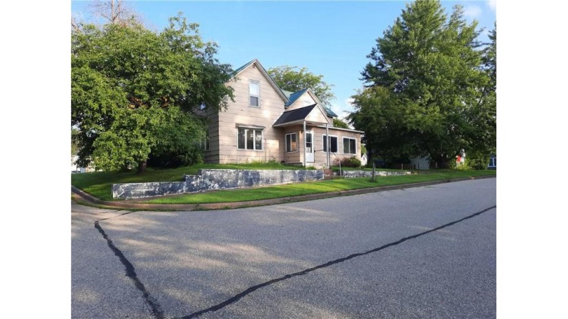 304 Chestnut Street Black River Falls, WI 54615 by Clearview Realty, Llc Black River Falls $114,900