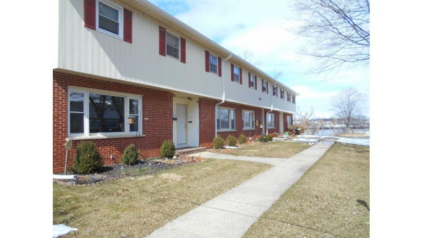 336 Northway Park Road #4 Machesney Park, IL 61115 by Gambino Realtors $99,900