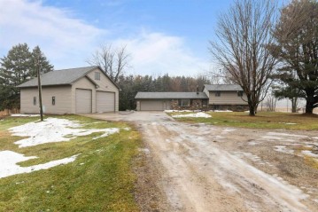 W5842 Wege Road, Center, WI 54106-8358