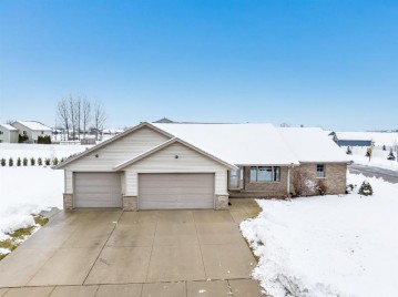 420 Oak Forest Lane, Seymour, WI 54165-1278