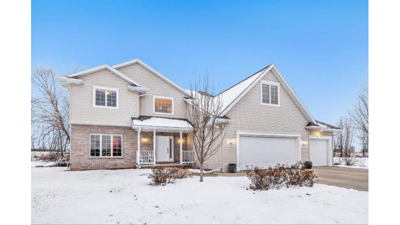 2454 Skyline Oaks Drive Lawrence, WI 54115 by Coldwell Banker Real Estate Group $549,900