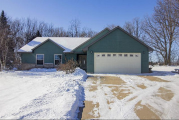 482 Maple Ridge Road, Berlin, WI 54923