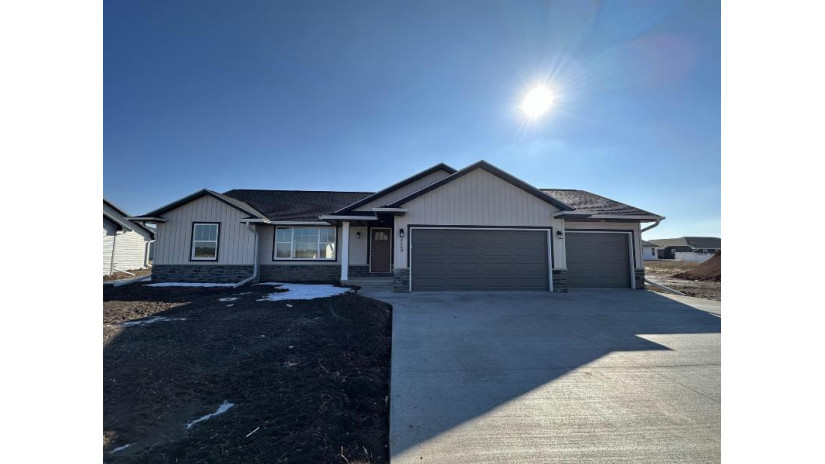 2489 Lawrence Drive DePere, WI 54115 by Meacham Realty, Inc. $367,900