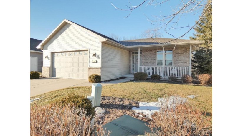 2046 Wisteria Circle Suamico, WI 54313 by Gojimmer Real Estate - gojimmer@yahoo.com $325,000