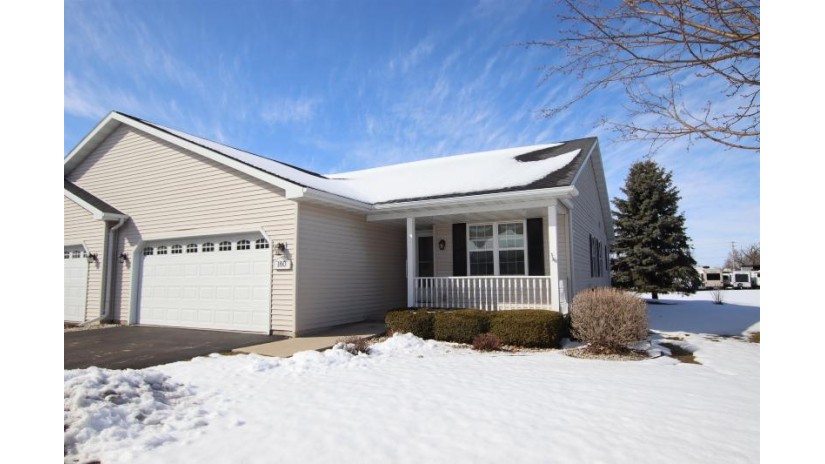 180 Southlake Circle Fond Du Lac, WI 54935 by Adashun Jones, Inc. - CELL: 920-979-6907 $230,000