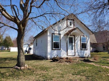 510 E Alfred Street, Weyauwega, WI 54983