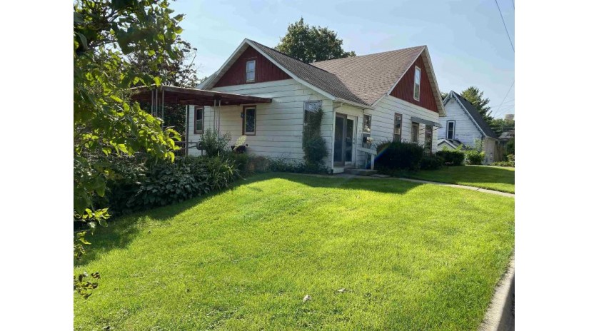 118 Clowney St Mineral Point, WI 53565 by All American Real Estate, Llc - Allamericanrellc@gmail.com $120,000