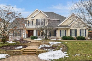 910 Winding Way, Madison, WI 53562