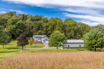 10909 Zwettler Rd, Vermont, WI 53517