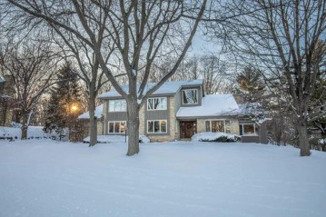 5834 Tree Line Dr, Fitchburg, WI 53711