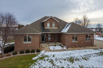 3023 Linnerud Dr, Pleasant Springs, WI 53589