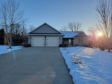 64 Braeburn Way, Evansville, WI 53536