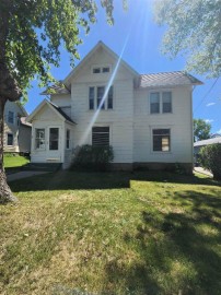 439 S Ludington St, Columbus, WI 53925