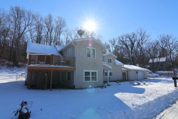 W9429 Parkway Dr, Dekorra, WI 53955