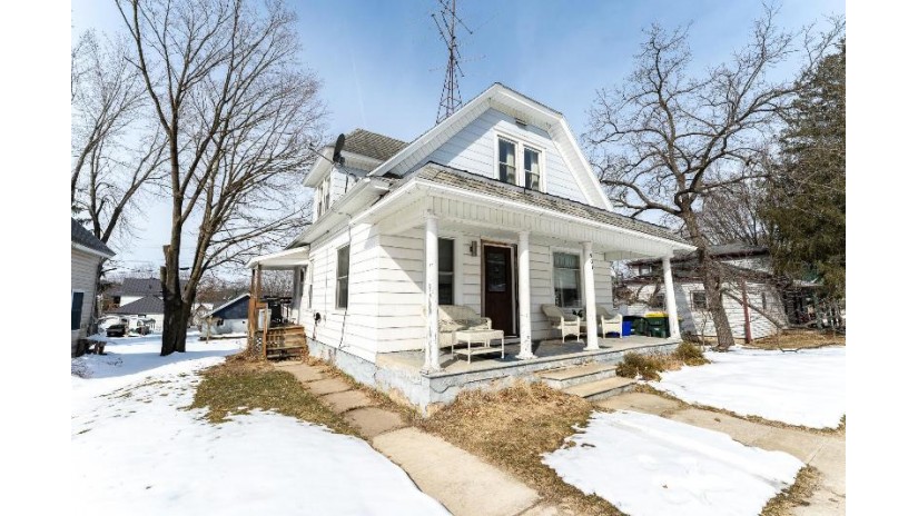 307 N East St Wonewoc, WI 53968 by First Weber Inc - HomeInfo@firstweber.com $129,900