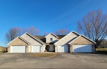 496 Cledell St 3, Oregon, WI 53575