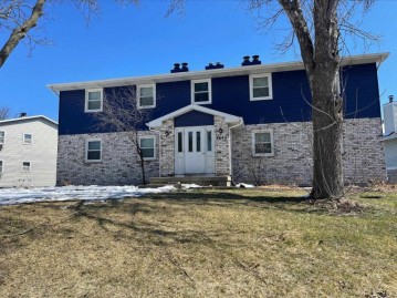 2645 Smithfield Dr, Fitchburg, WI 53719