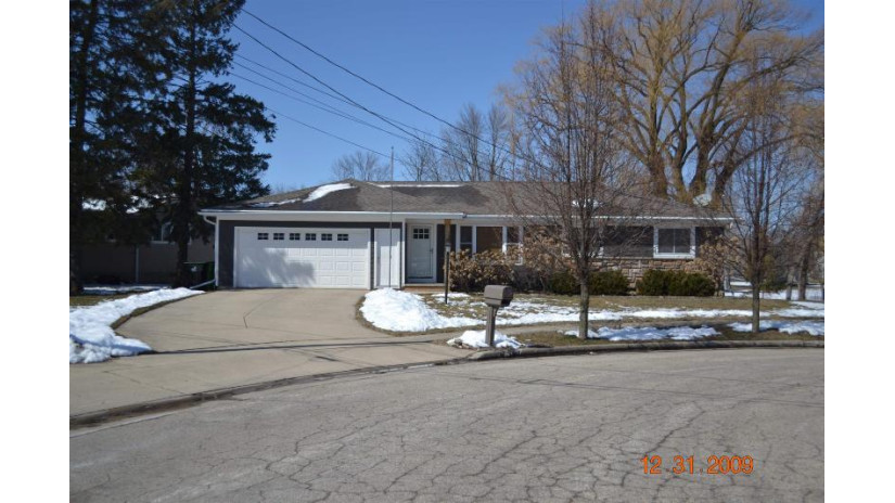 6 Riverview Ct Waupun, WI 53963 by My Property Shoppe Llc - Pref: 920-296-8738 $255,000