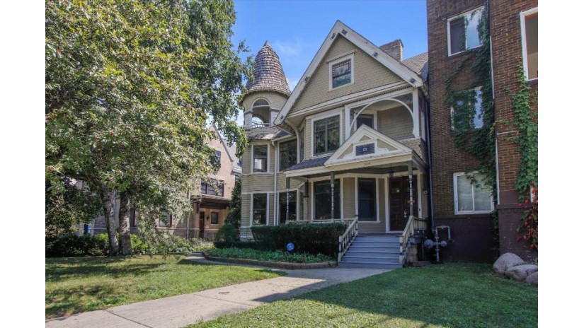 3127 W Wisconsin Ave Milwaukee, WI 53208 by Harris Realty Group $299,000