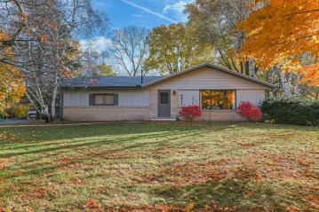 4911 Vrana Ln, Caledonia, WI 53405