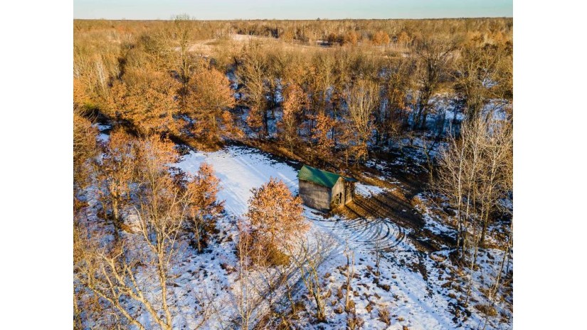 674 County Road O Leola, WI 54943 by LandGuys, LLC of WI $522,000