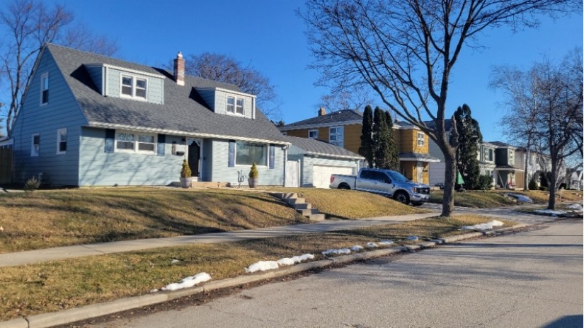 3630 N 97th St Milwaukee, WI 53222 by Shorewest Realtors $330,000