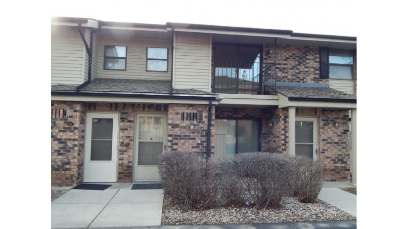 6650 Mariner Dr 202 Mount Pleasant, WI 53406 by Shorewest Realtors $145,000