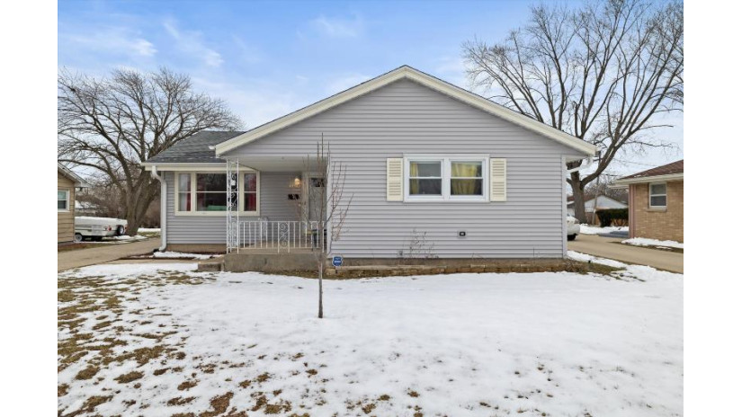 10405 W Birch Ave Milwaukee, WI 53225 by First Weber Inc - Brookfield $210,000