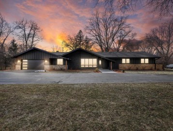 15635 Kata Dr, Brookfield, WI 53122