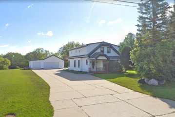 7684 N 107th St, Milwaukee, WI 53224-3115