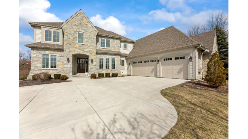 18840 Chapel Hill Dr Brookfield, WI 53045 by Shorewest Realtors $1,390,000