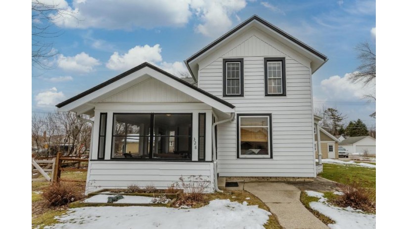 328 Oakton Ave Pewaukee, WI 53072 by Berkshire Hathaway HS Lake Country $375,000