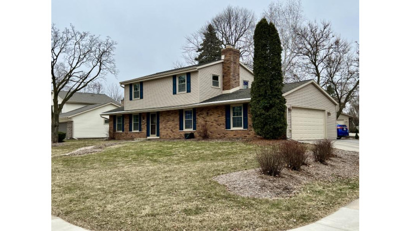 1829 Ruben Dr Waukesha, WI 53186 by Milwaukee Flat Fee Homes $399,900