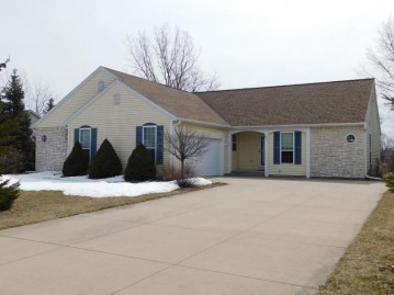 951 S Redding Cir, Belgium, WI 53004