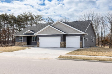 2004 Prairie Pl, Holmen, WI 54636