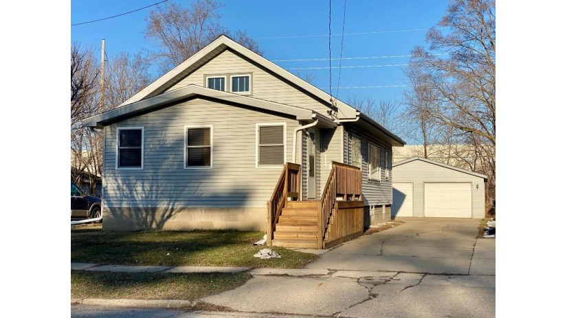 5117 28th Ave Kenosha, WI 53140 by Welcome Home Real Estate Group, LLC $159,900