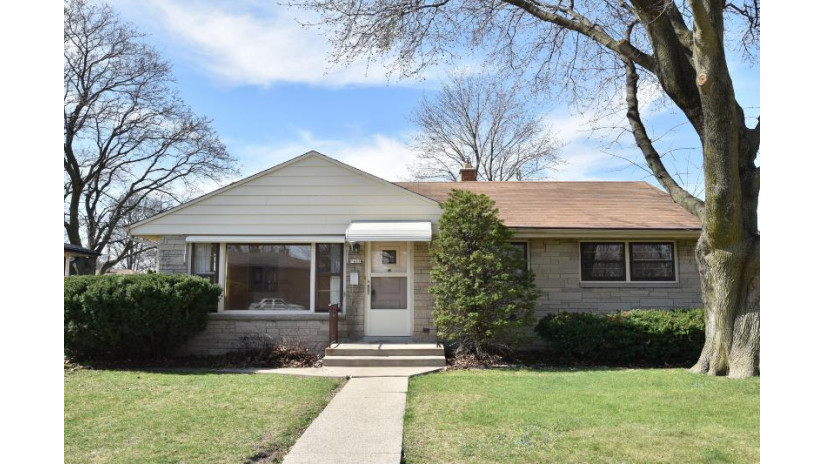 7401 W Honey Creek Dr Milwaukee, WI 53219 by Premier Point Realty LLC $224,900