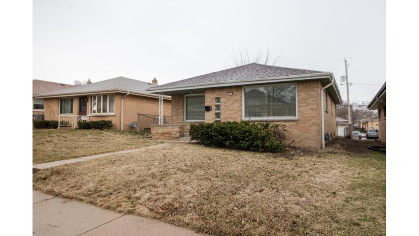 3931 N 61st St Milwaukee, WI 53216 by Keller Williams North Shore West $145,000