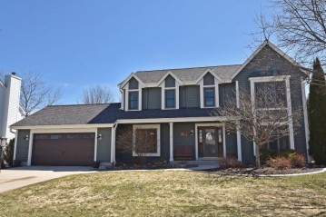 W72N382 Cedar Pointe Ave, Cedarburg, WI 53012