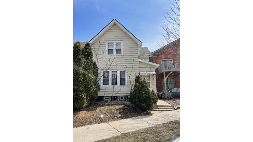 1450 N Franklin Pl Milwaukee, WI 53202 by Welcome Home Real Estate Group, LLC $149,999