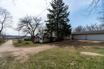 N3283 Maple Rd, Geneva, WI 53147