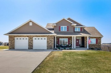 W3849 Highland Dr, Greenfield, WI 54601