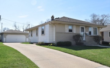 6125 S Avalon St, Milwaukee, WI 53221-5104