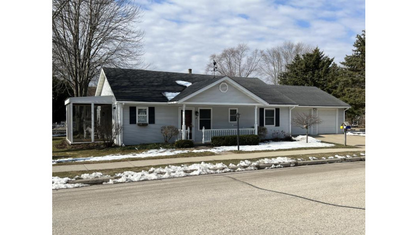 107 Water St Slinger, WI 53086 by Milwaukee Flat Fee Homes $249,900