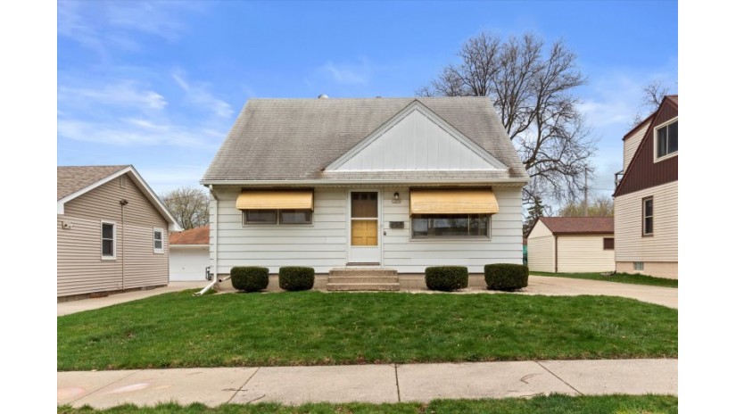 1200 S 98th St West Allis, WI 53214 by Shorewest Realtors $199,000