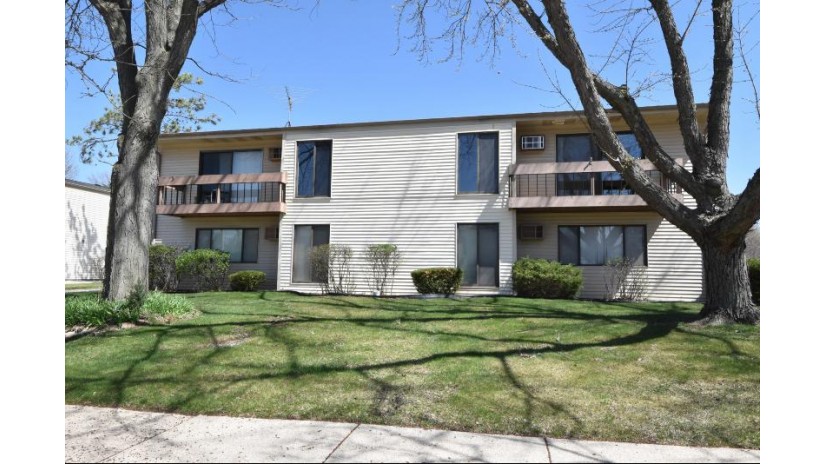 1875 Haymarket Rd UNIT 20 Waukesha, WI 53189 by Century 21 Affiliated - Delafield $135,000