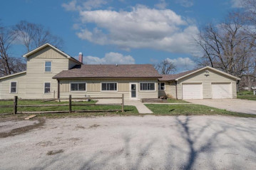 402 Maple St, Palmyra, WI 53156