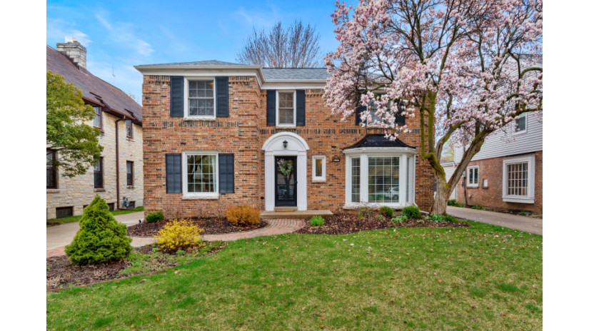 4647 N Ardmore Ave Whitefish Bay, WI 53211 by Shorewest Realtors $799,000