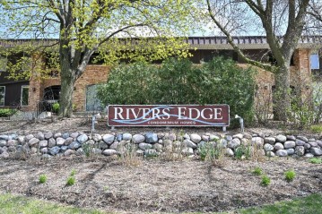 4117 W Rivers Edge Cir 13, Brown Deer, WI 53209-1135